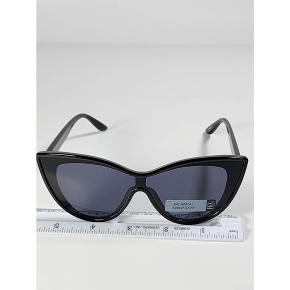 Foster Grant Full Butterfly / Cat Eye Frame Black Tinted Sunglasses 52662FGX001 - Picture 10 of 11